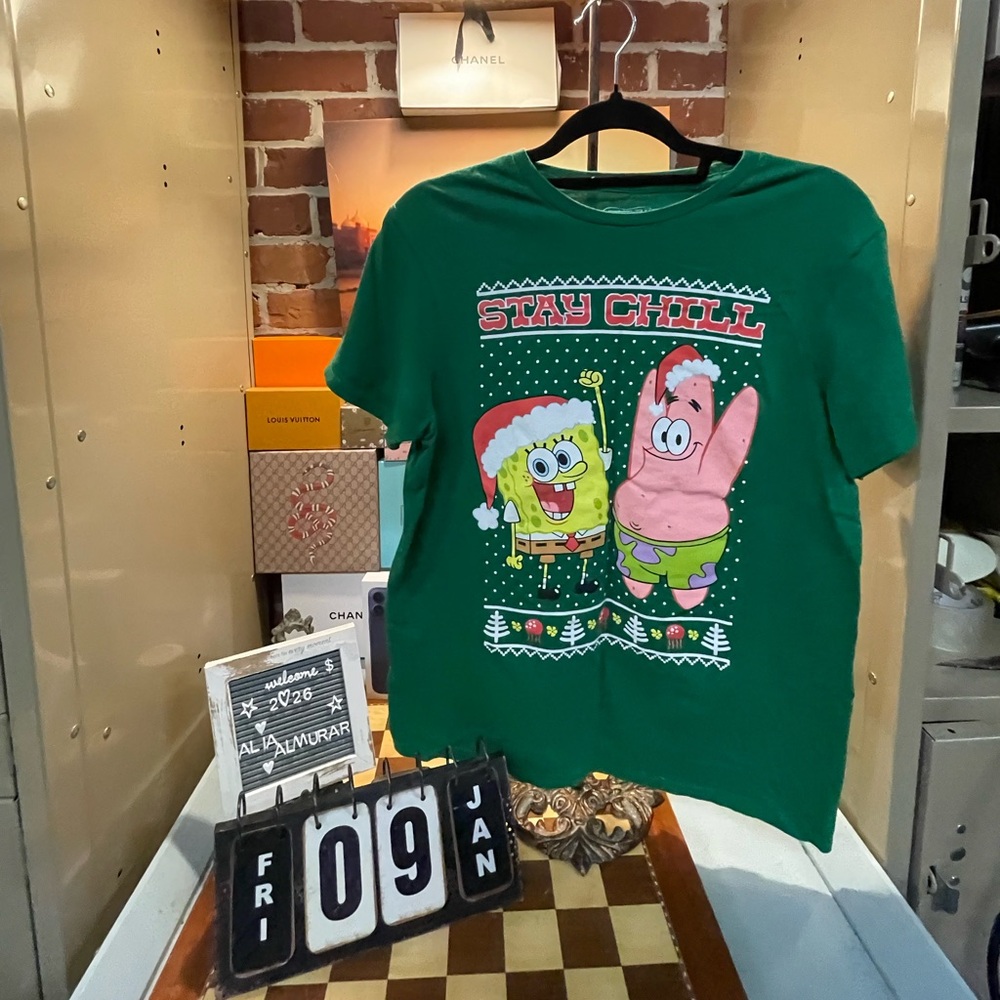 SpongeBob Men's XL Christmas Shirt "Stay Chill"